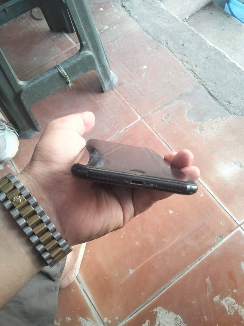 Apple iPhone 7 Plus 3