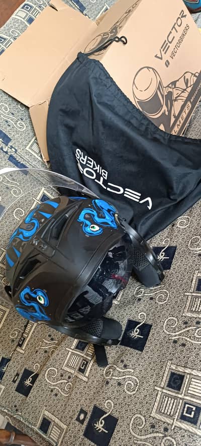 Vector VT 254 Flipup Helmet for sale 10/10 with box and cover