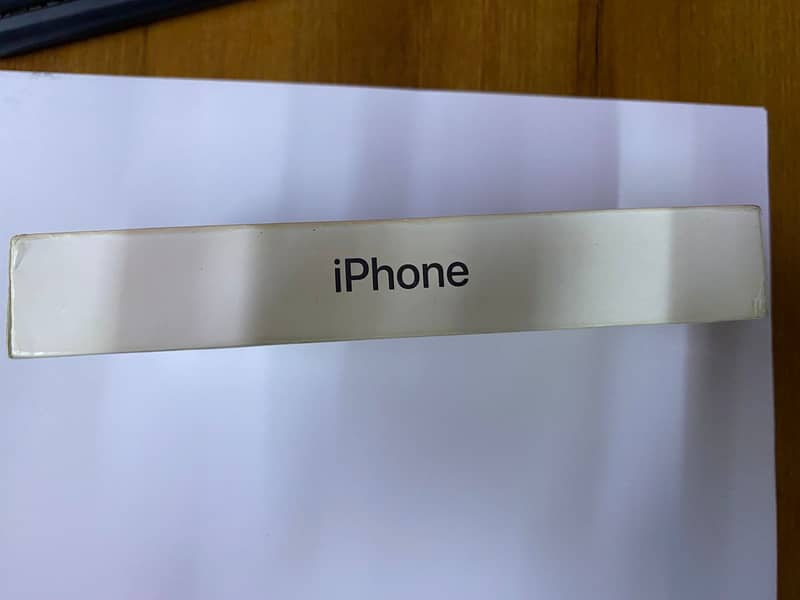 Apple iPhone 16 7