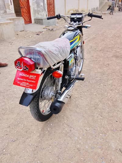 Atlas honda 2026 fast month ki ha bilkul zero bike 500 km 03452620317