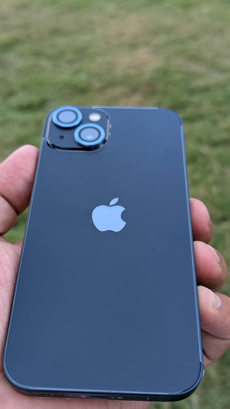 Apple iPhone 13 0