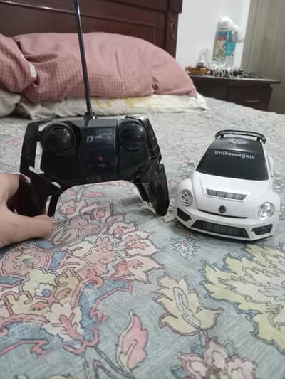 Toy car