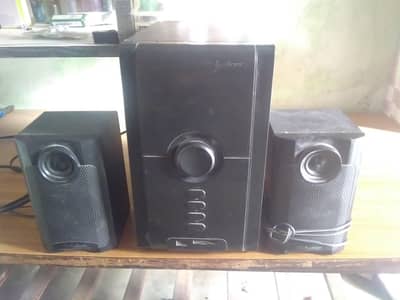 audionic max 550 in 6/10 condition