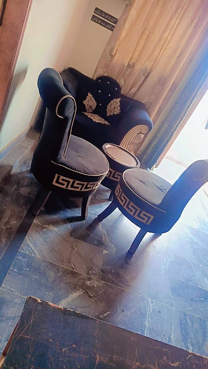 Great condition sofa set 12
