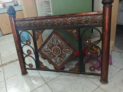 Heavy Duty Iron Bed with Beautiful Antique Design