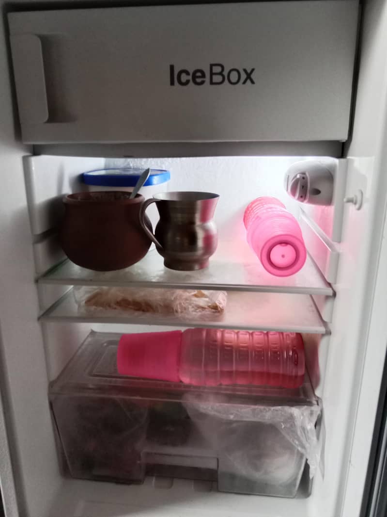 mini fridge 1