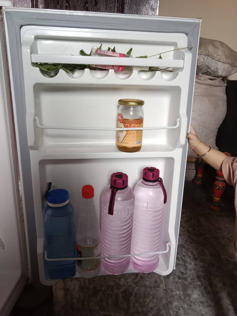 mini fridge 2