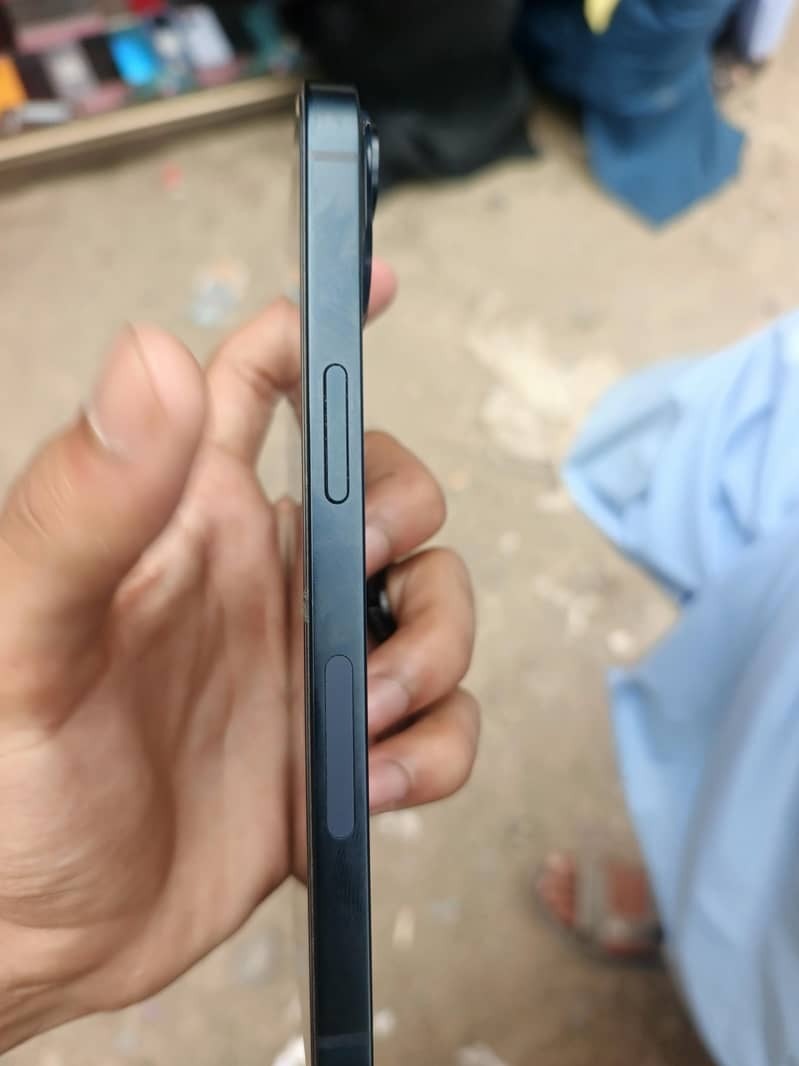 Apple iPhone 14 4