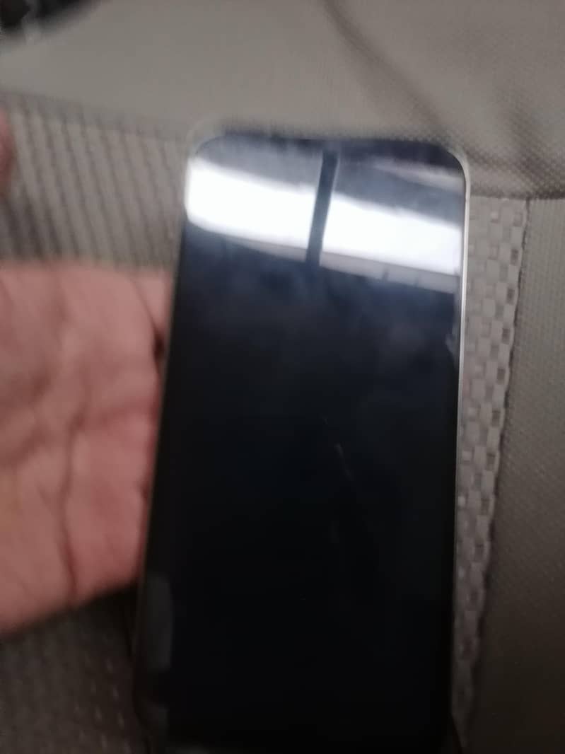 Apple iPhone 13 0
