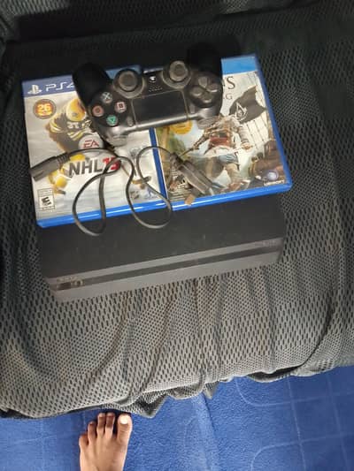 PS4 Slim with original controller,excellent condition