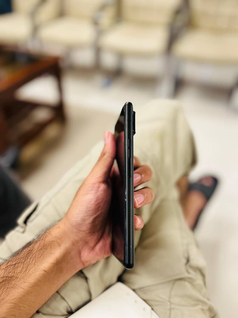 Google Pixel 6 4