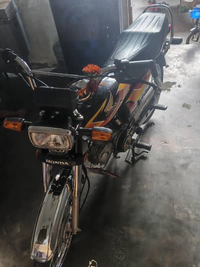 Honda 70cc black colour 2k26