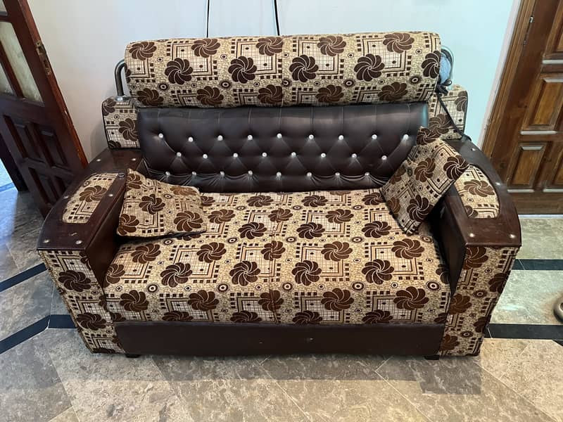 7 seater sofas with tables 1