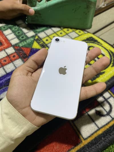 iPHONE SE 2022