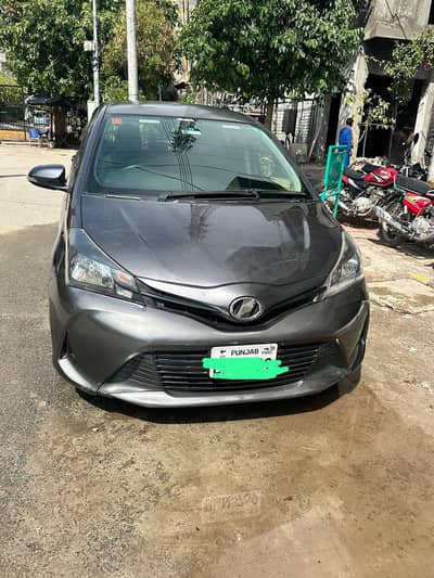 Toyota Vitz 2015