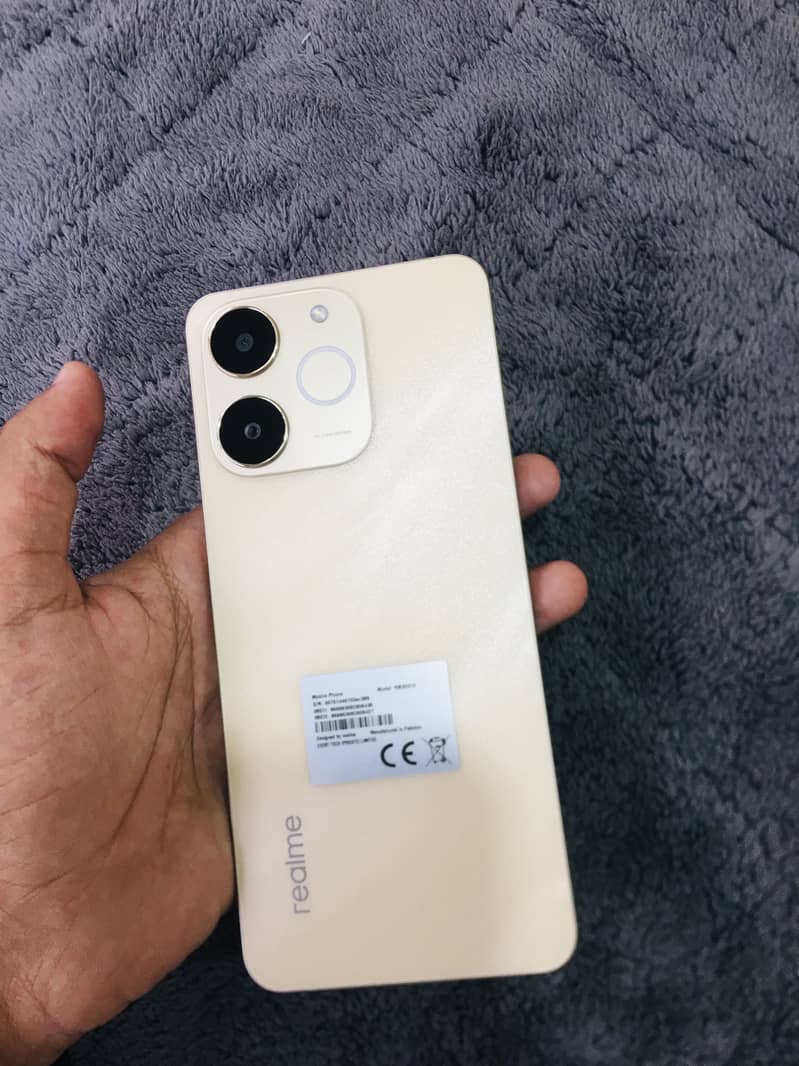 realme 0