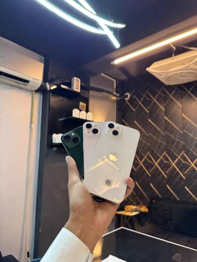 Apple iPhone 13