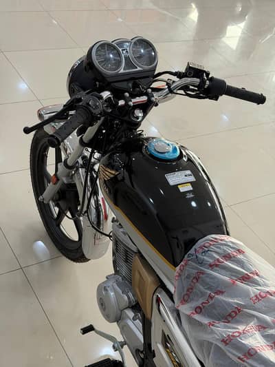 Honda CBR 150R 2026