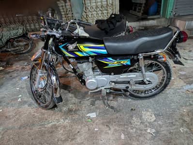 **Honda CG 125 2025 | Brand New Condition | First Owner | Karachi Regi