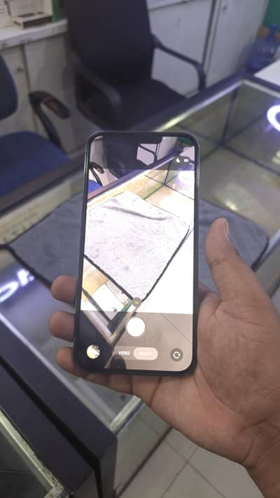 IPhone 13 pro max Factor unlocked with mint condition