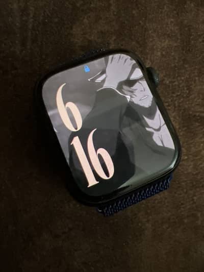 Apple watch series 9 (SELLING URGENT) with charging cable and orgstrap