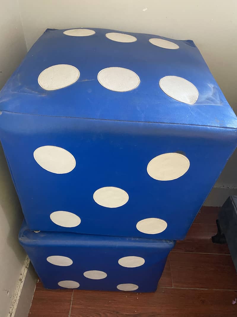 Sitting dice 0