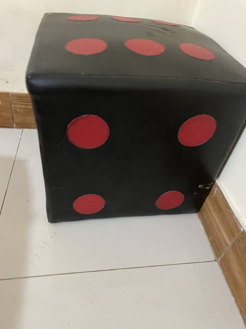 Sitting dice 2