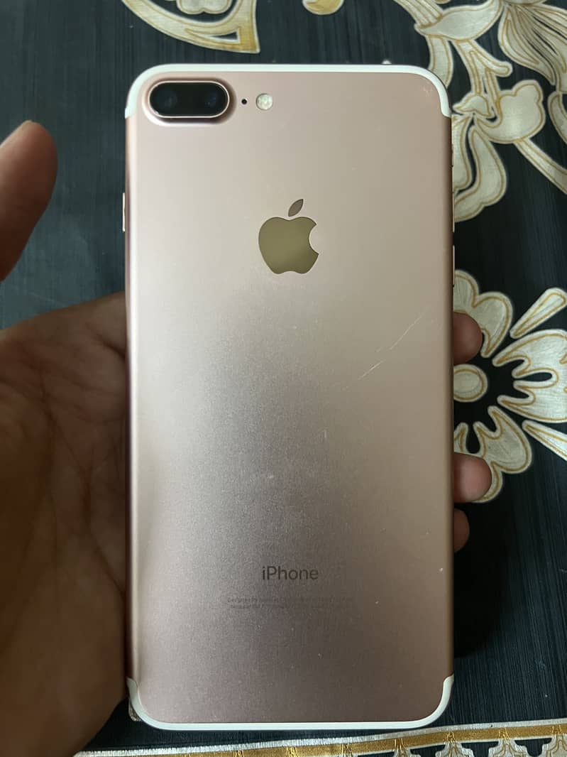 Apple iPhone 7 Plus 0