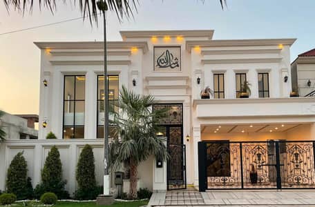 10 Marla Luxury House Available For Rent In Sector C Bahria Town Lahore