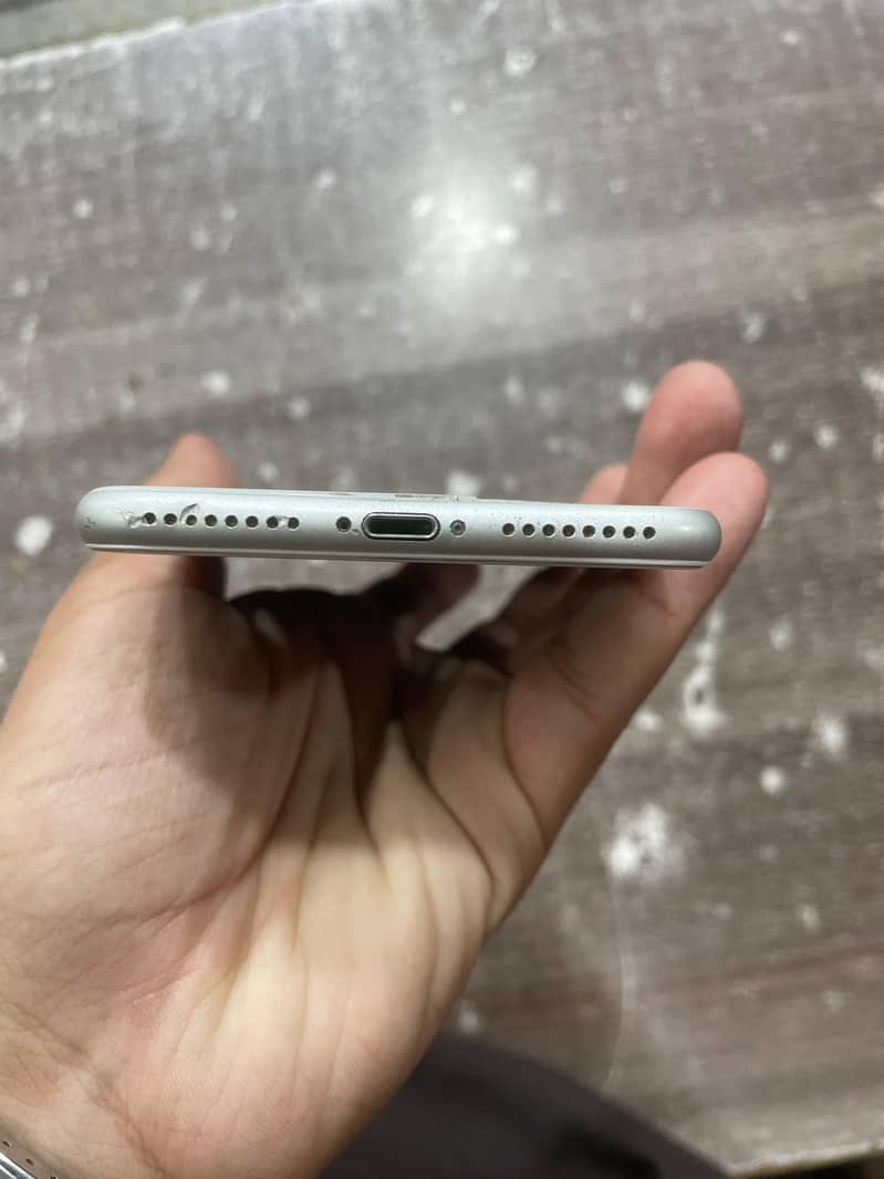 Apple iPhone 8 Plus 1