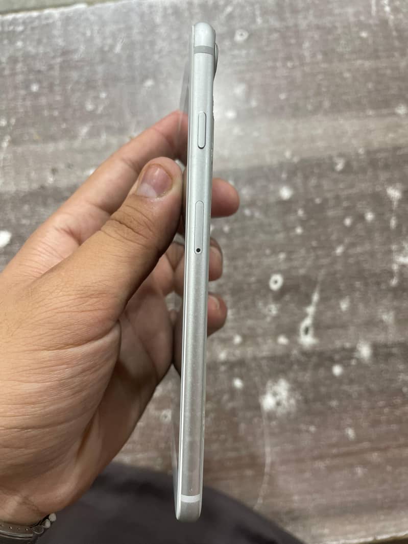 Apple iPhone 8 Plus 2