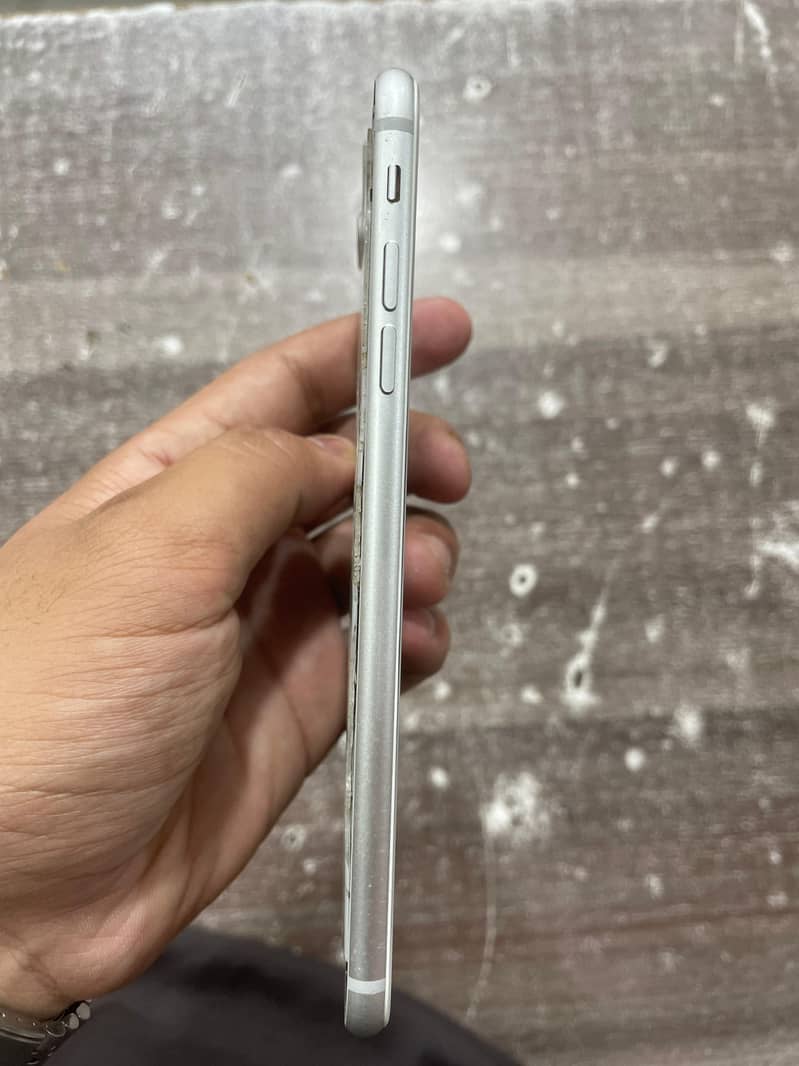 Apple iPhone 8 Plus 4