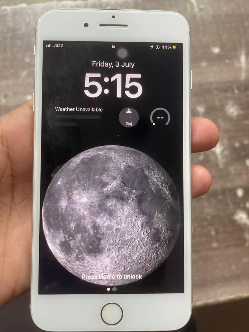 Apple iPhone 8 Plus 5