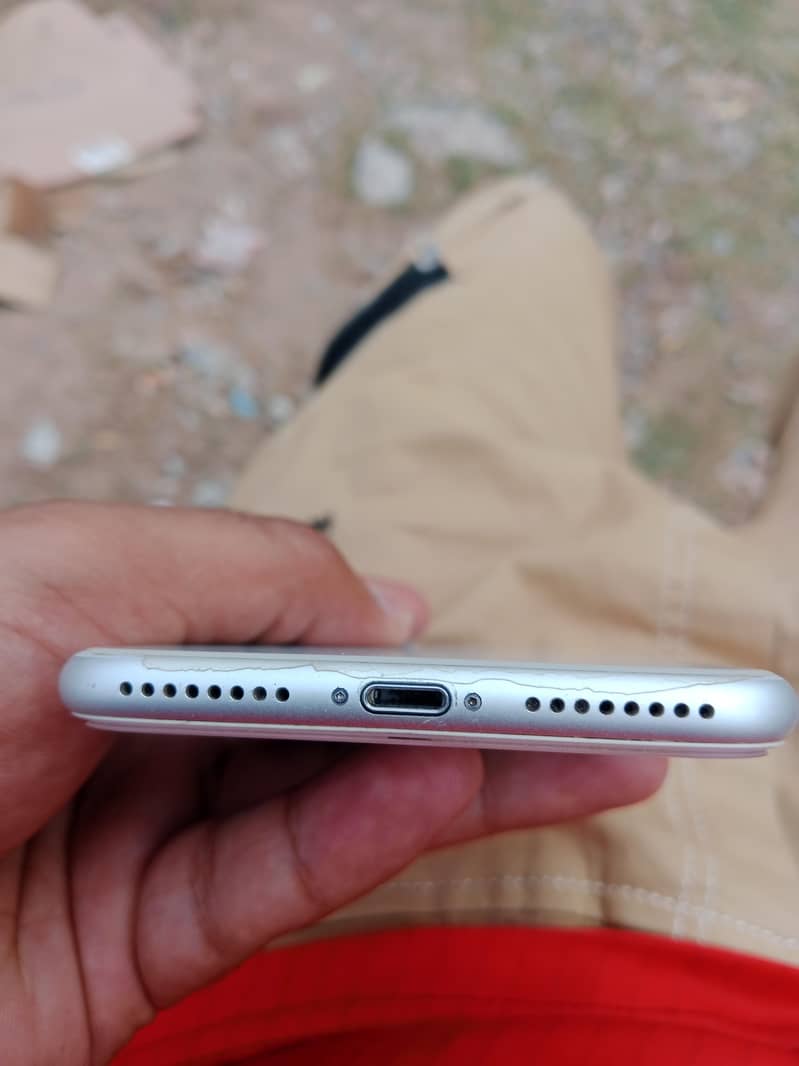 Apple iPhone 8 Plus 1
