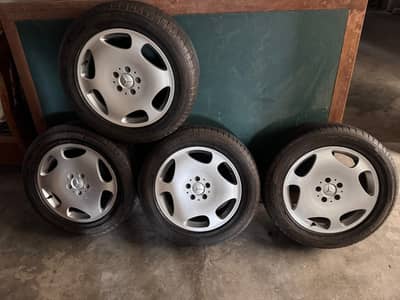 4 Mercedes-Benz Segin 17-inch alloy wheels