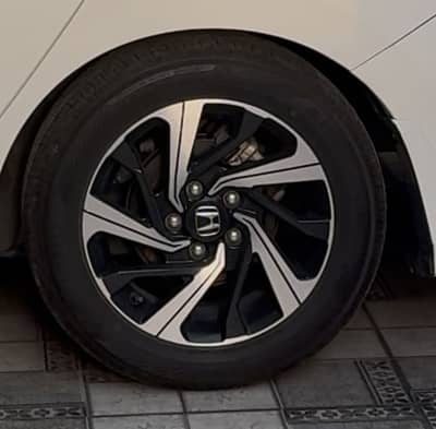 16 inch Rim tyres civic x genuine