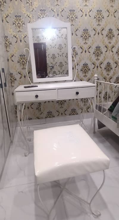 Dressing table for sale. . . .
