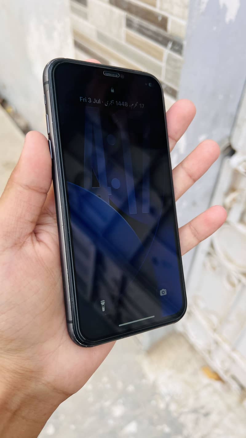 iPhone 11 3