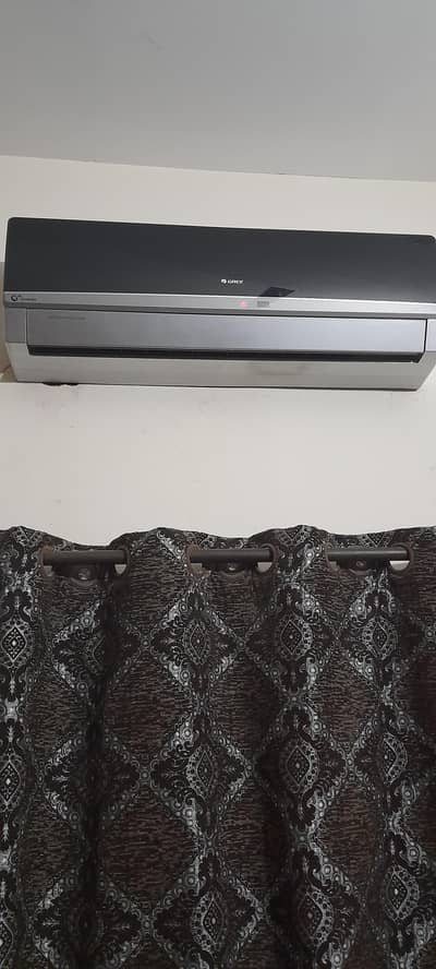Gree dc invertor ac  in good condition for sale
