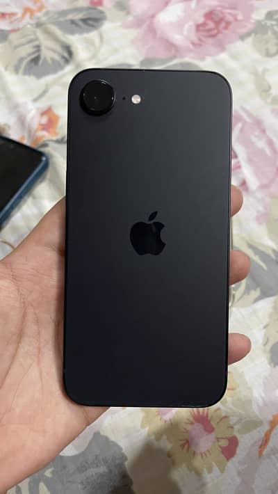 Apple iPhone 16e