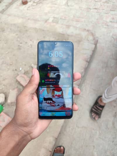 Realme C35