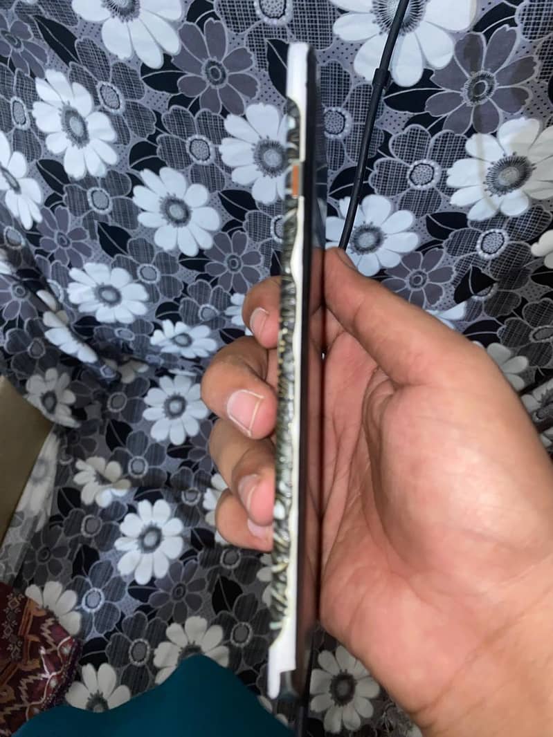 Tecno CAMON 40 Pro 1