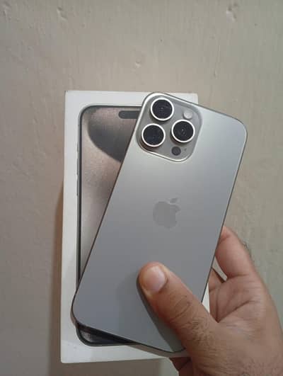 Apple iPhone 15 Pro Max | 10/10