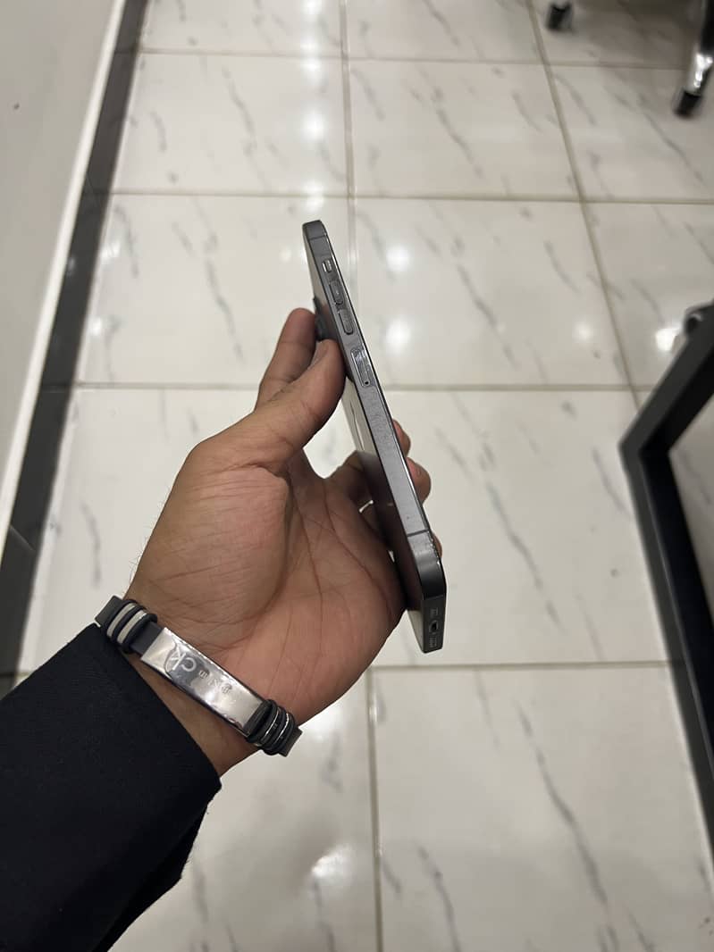 Iphone 13 pro max 5