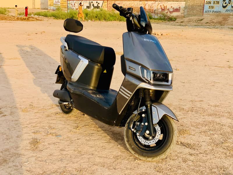 Revoo A12 0