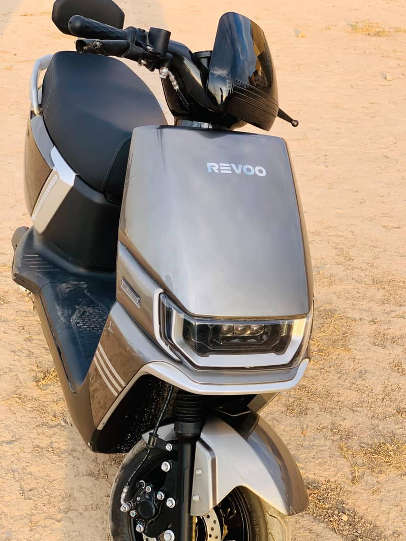 Revoo A12 3