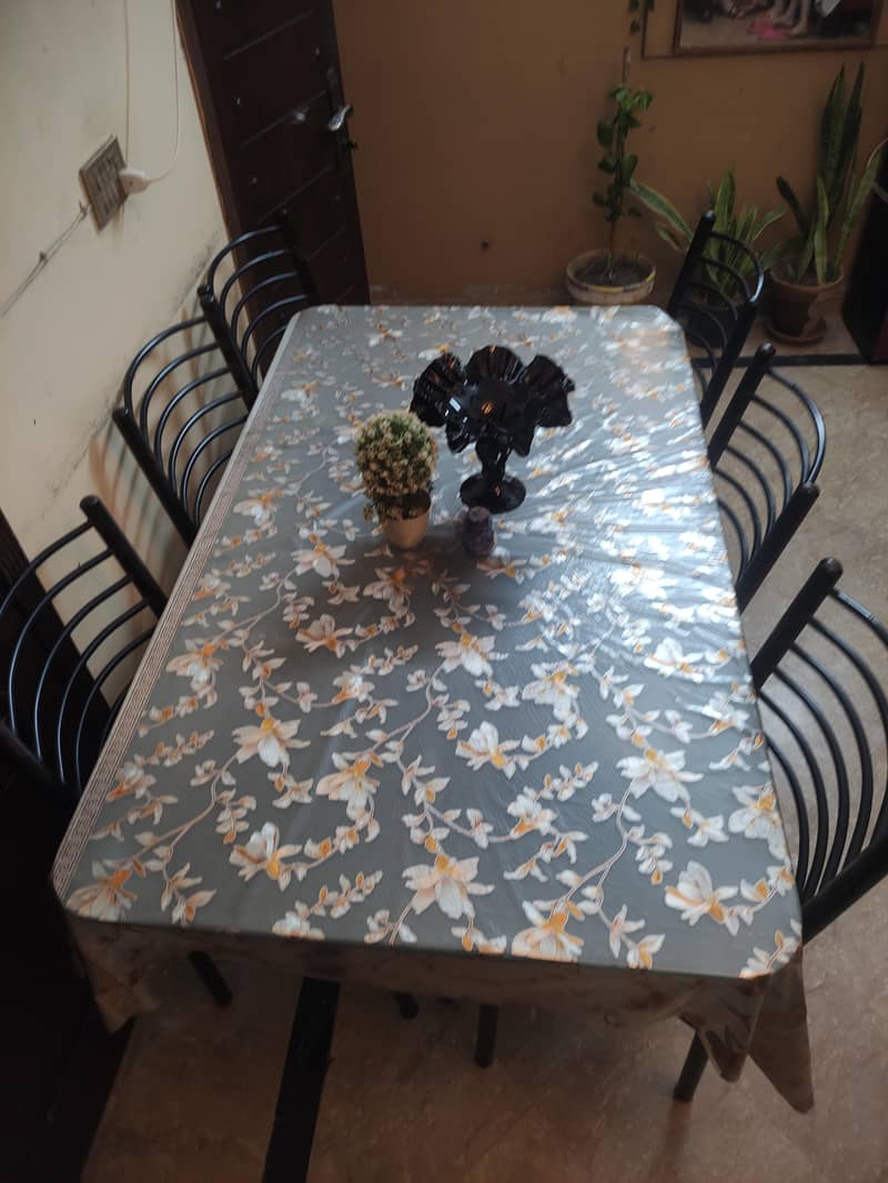 Dinning table 0