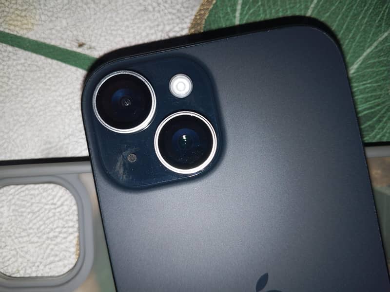 Apple iPhone 15 7