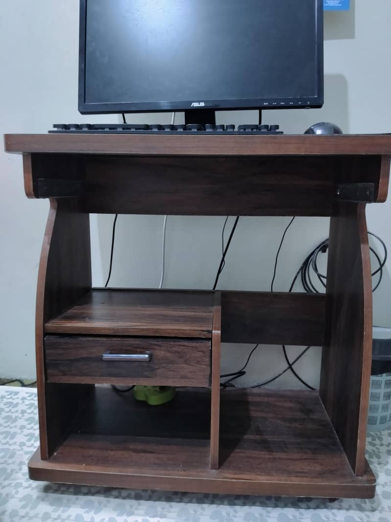 computer Trolley 1