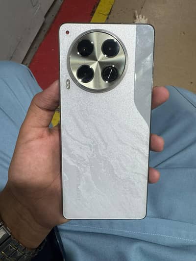 Tecno CAMON 30